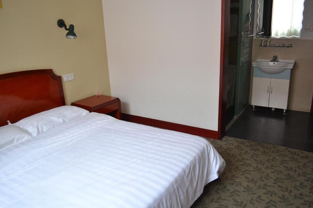 Jingyue 99 Inn Shanghai Pudong Airport Shiwan Branch شانغهاي الغرفة الصورة